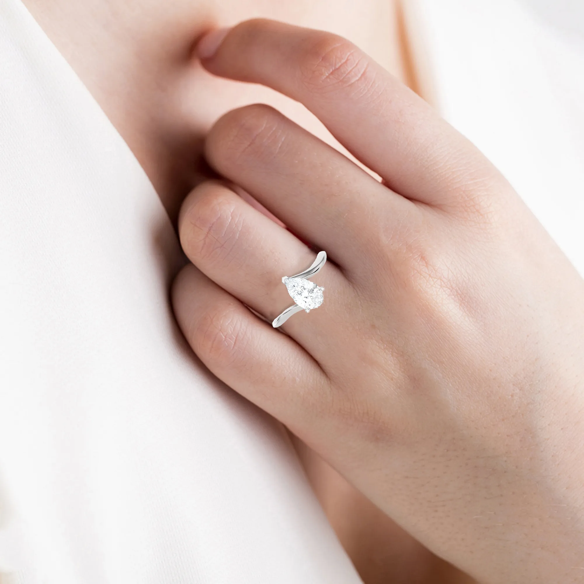 1 ctw Pear-Shaped Lab Grown Diamond Solitaire Engagement Ring