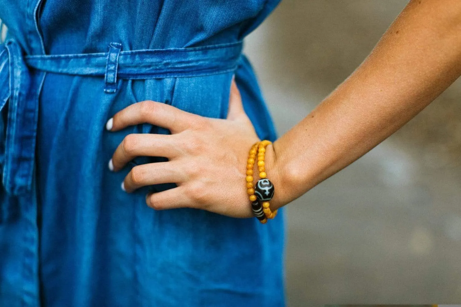 Baltic Amber Striped Dzi Bracelet