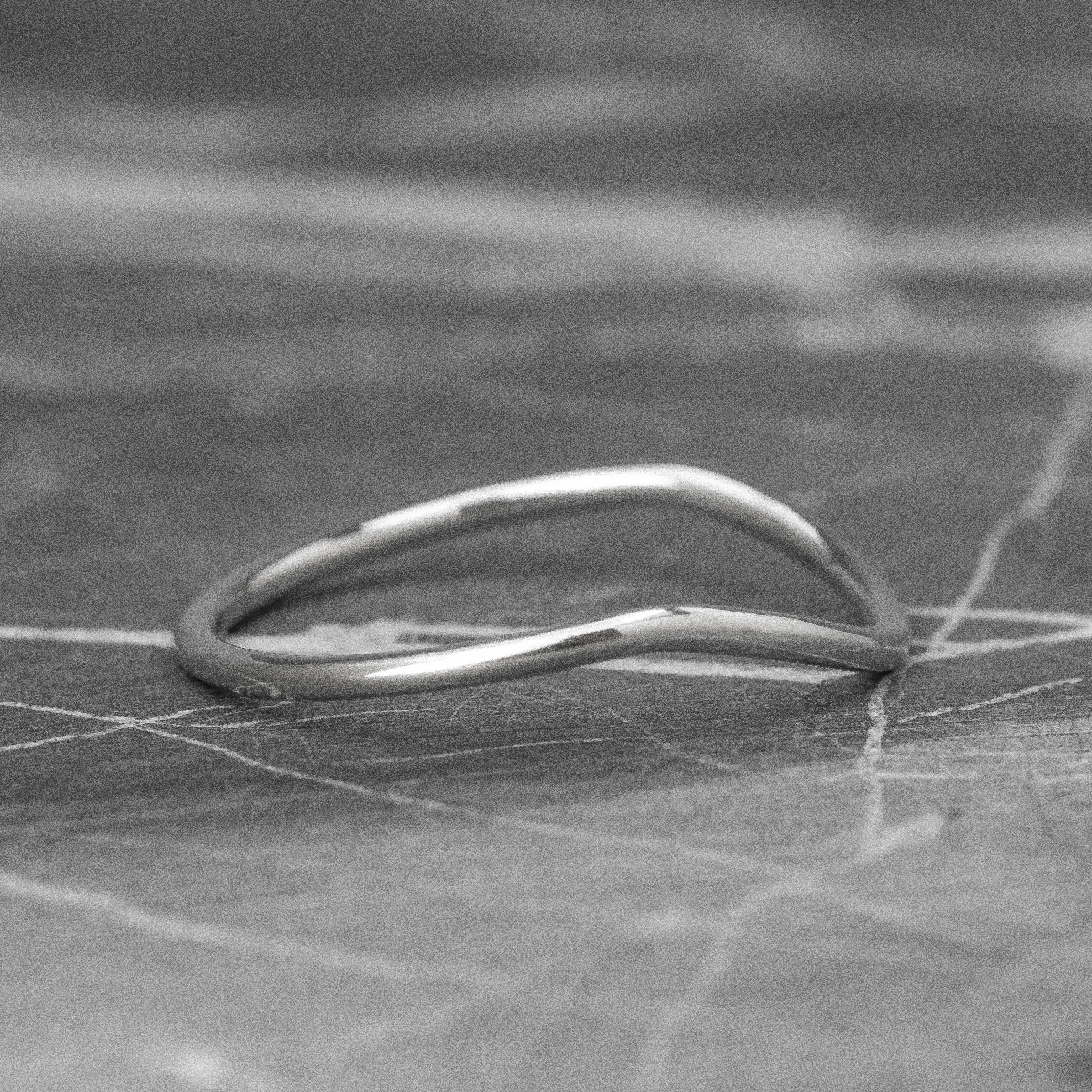 Classic Contour Wedding Band, Platinum