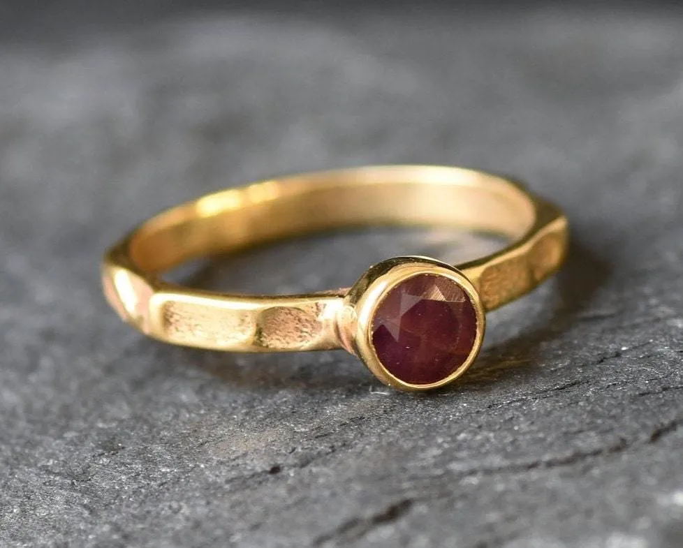 Gold Ruby Ring - Hammered Band, Solitaire Ruby Ring, Natural Ruby Ring