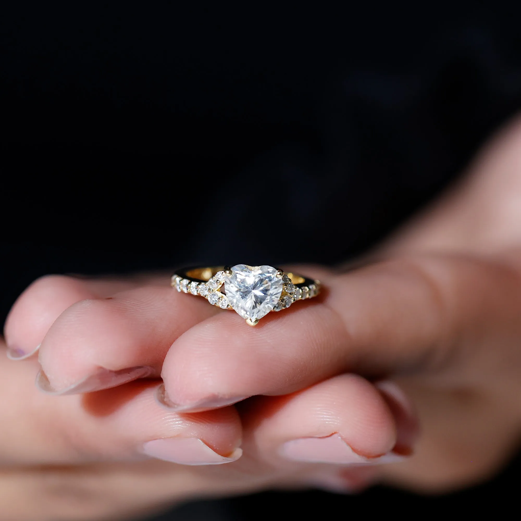 Minimal Heart Shape Moissanite Engagement Ring