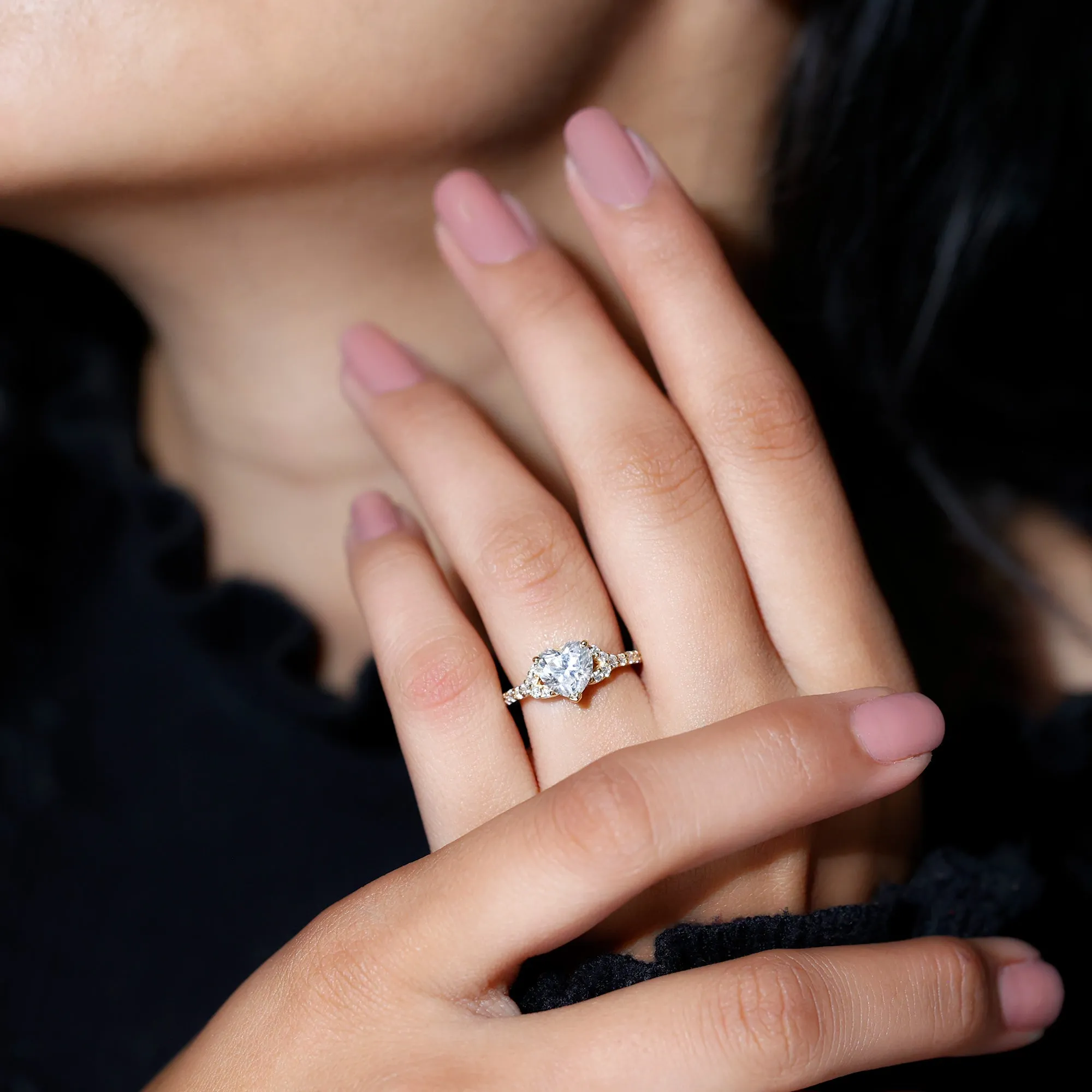 Minimal Heart Shape Moissanite Engagement Ring