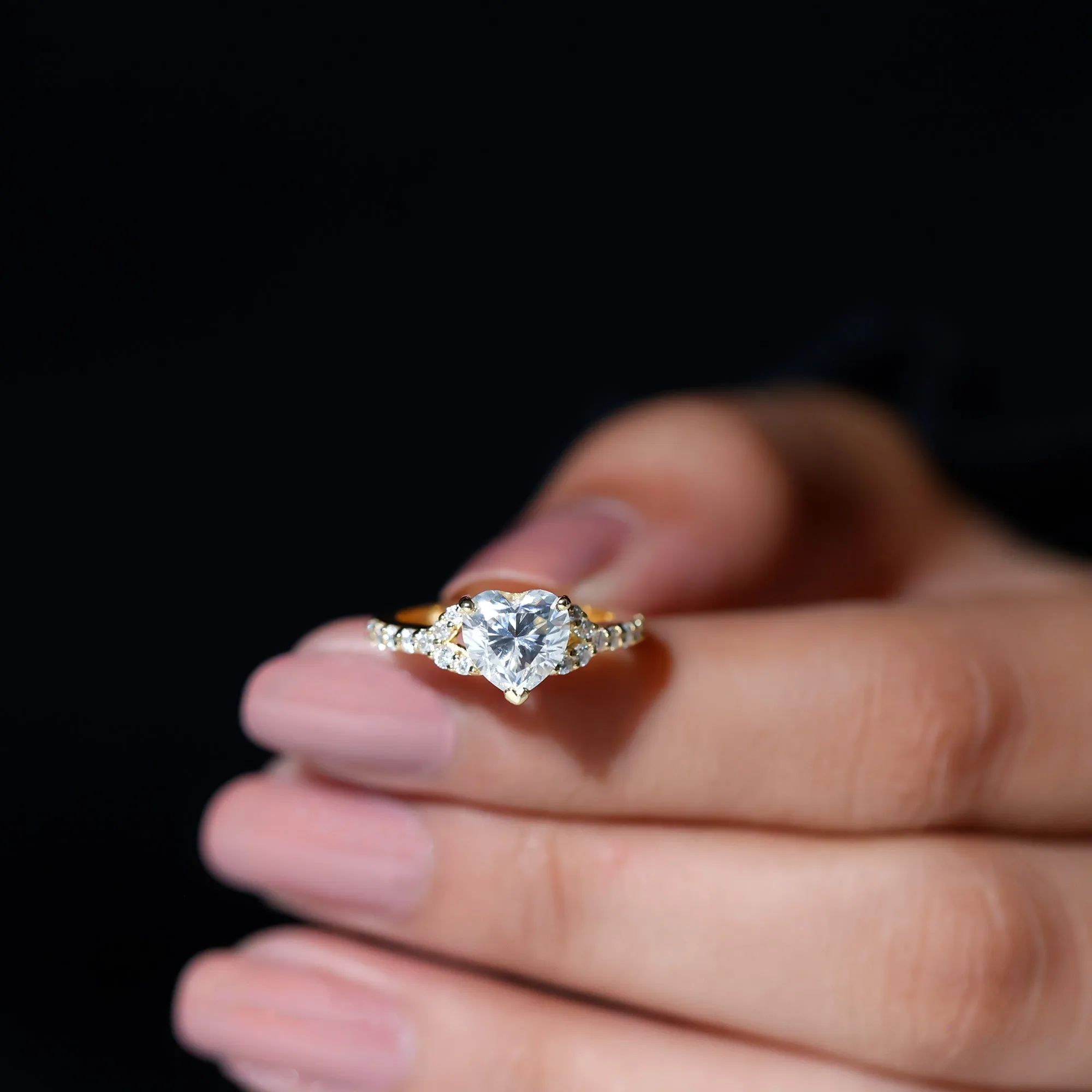 Minimal Heart Shape Moissanite Engagement Ring