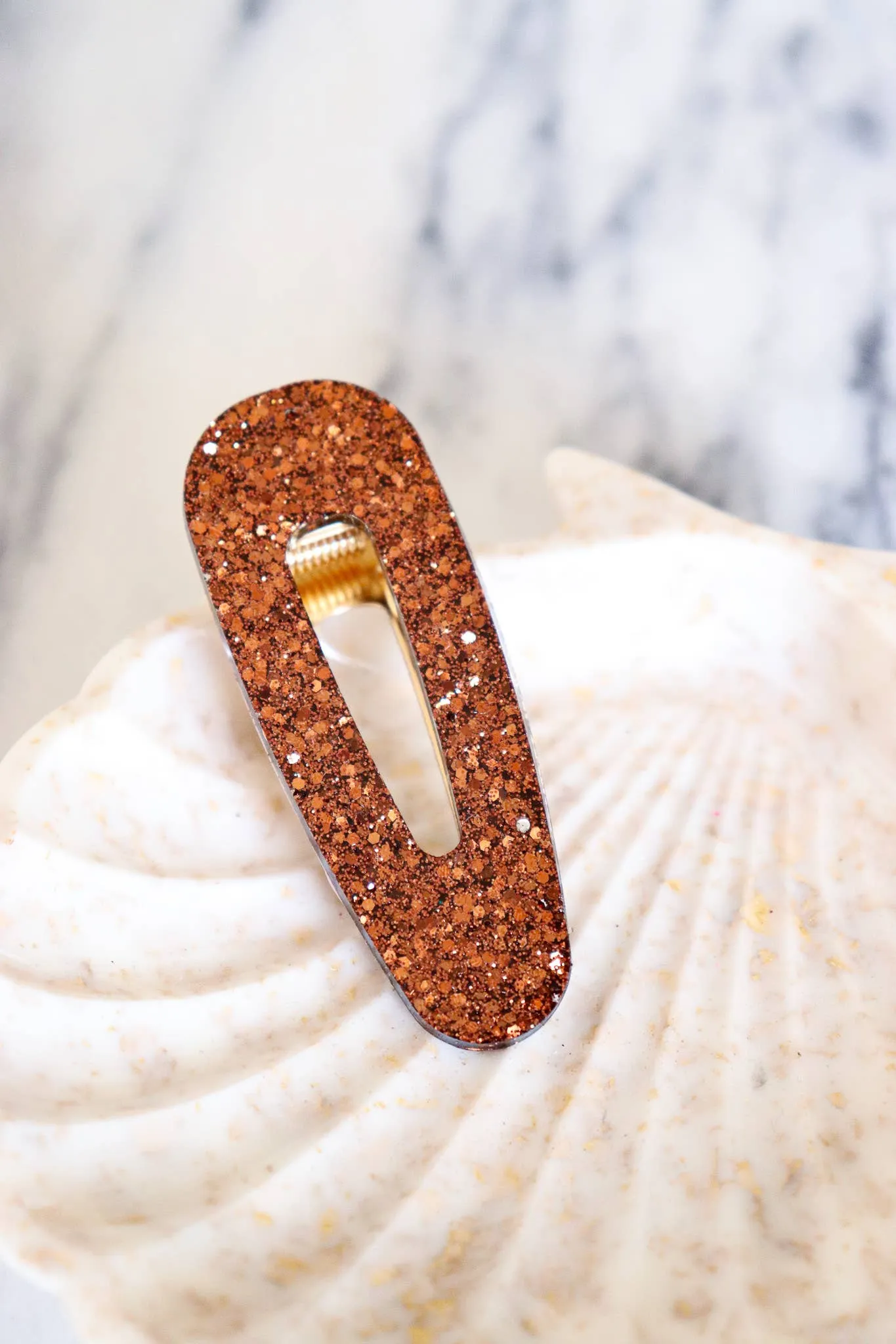 Mocha glitter triangle clip