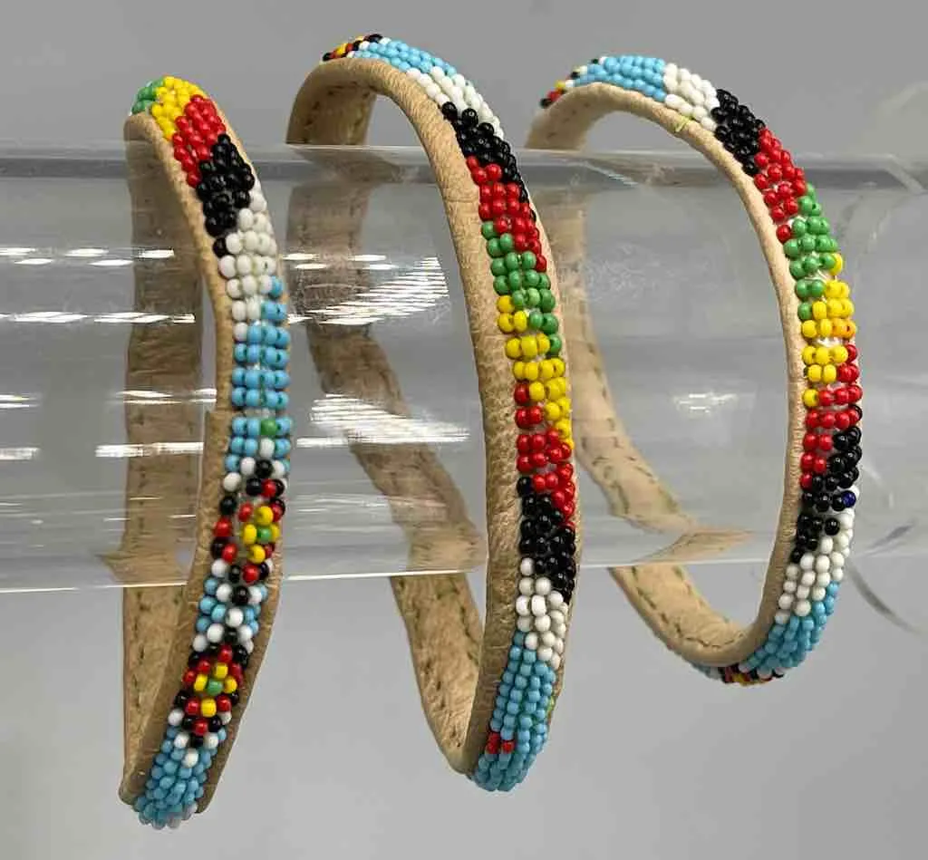 Multi-color narrow fine beaded leather bracelet - Mauritania