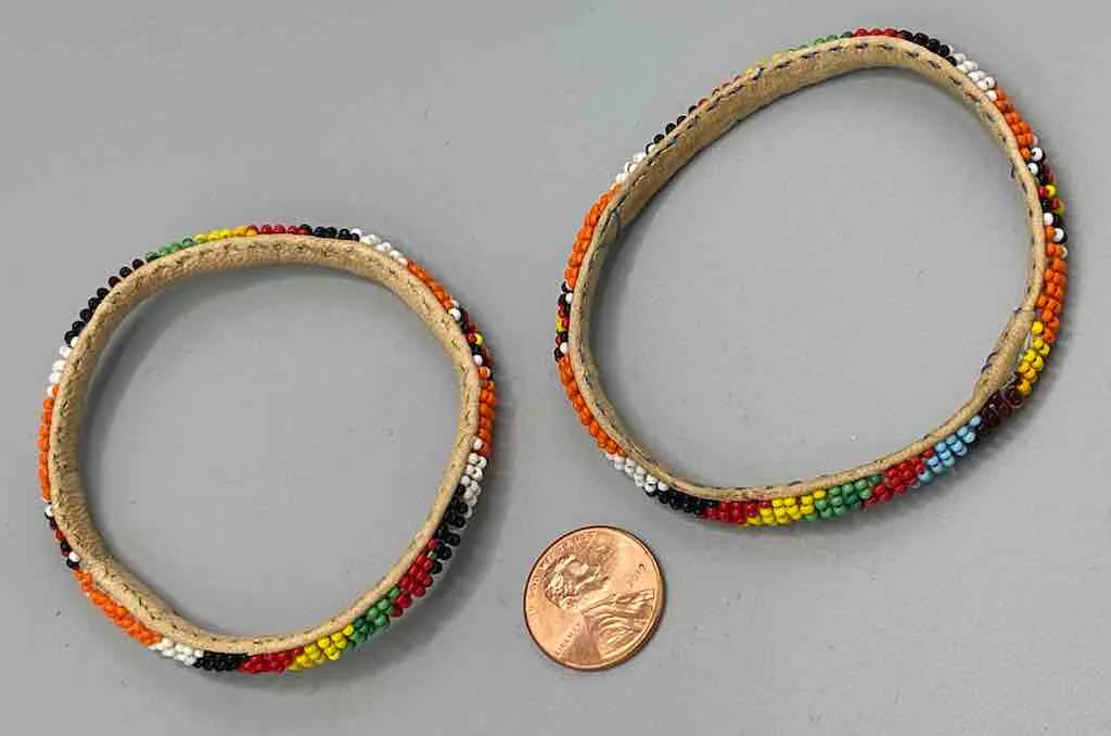 Multi-color narrow fine beaded leather bracelet - Mauritania