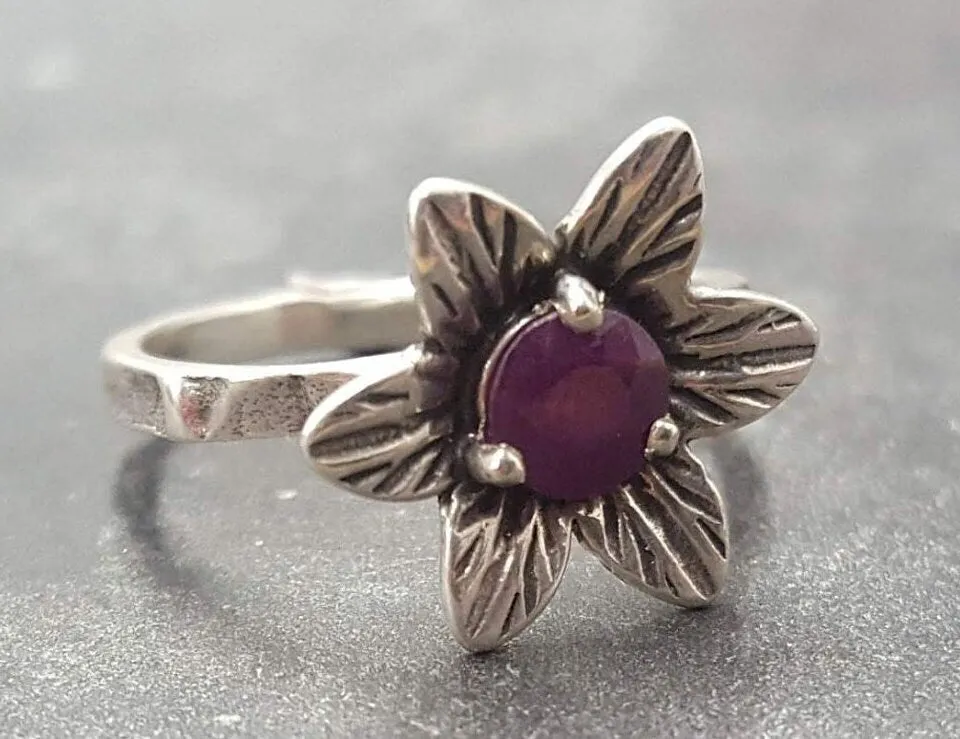 Natural Ruby Ring - Red Flower Ring - Vintage Solitaire Ring