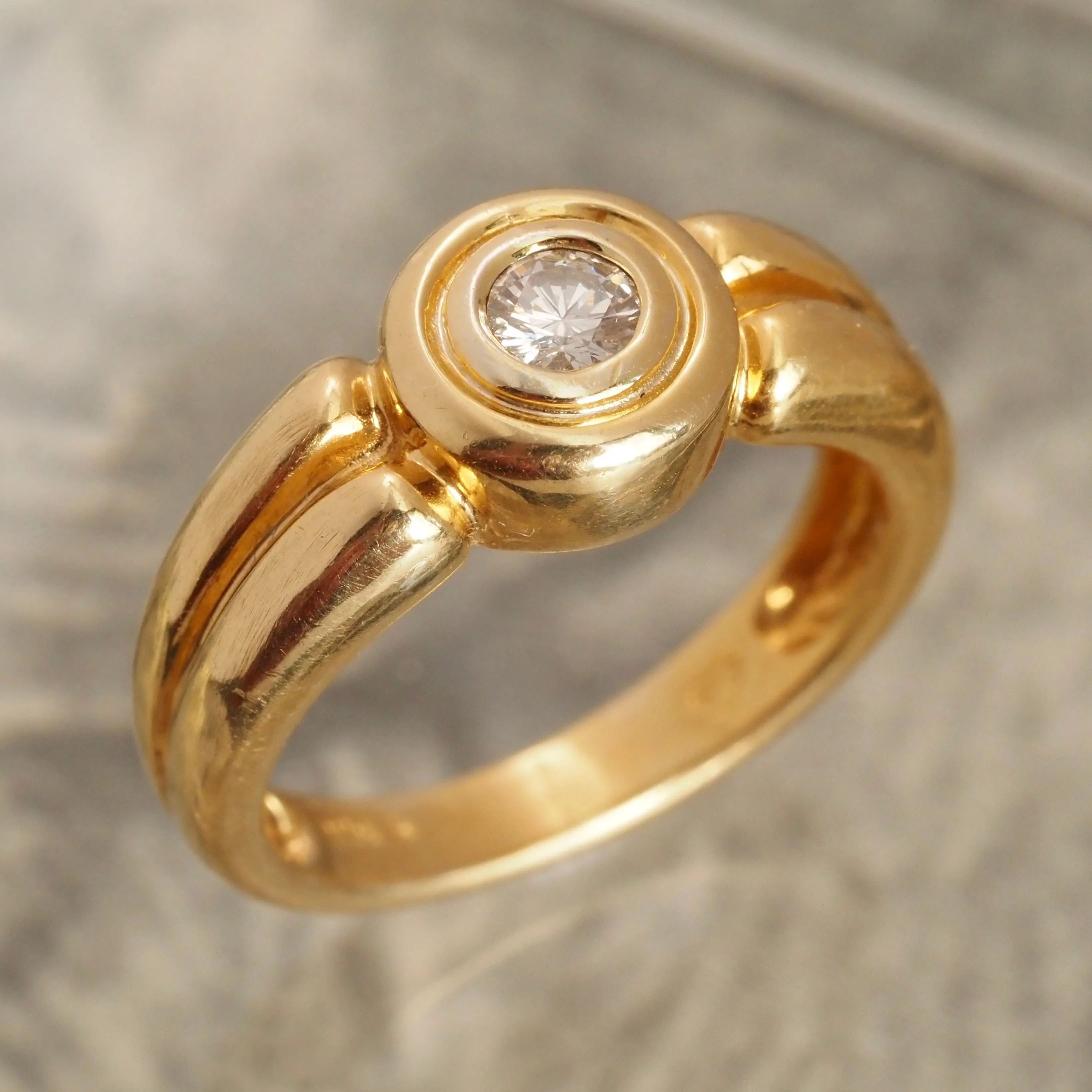 Vintage 14k Gold Round Brilliant Cut Diamond Solitaire Ring